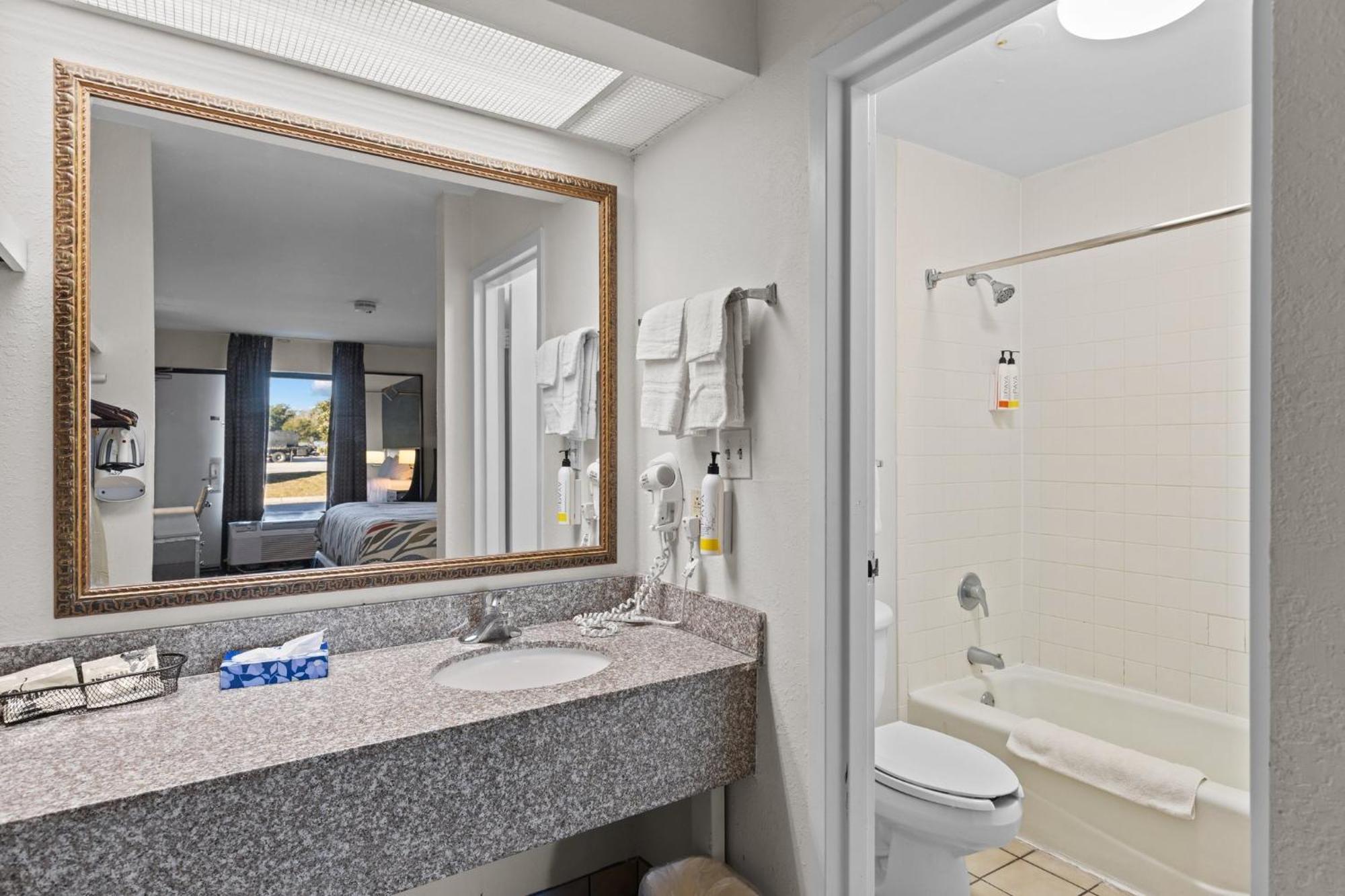 Garnet Inn & Suites, Morehead City Near Atlantic Beach Eksteriør bilde